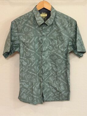 Official Critical Role "Battle-Tested in Exandria" Weapons Button-Up Shirt Small